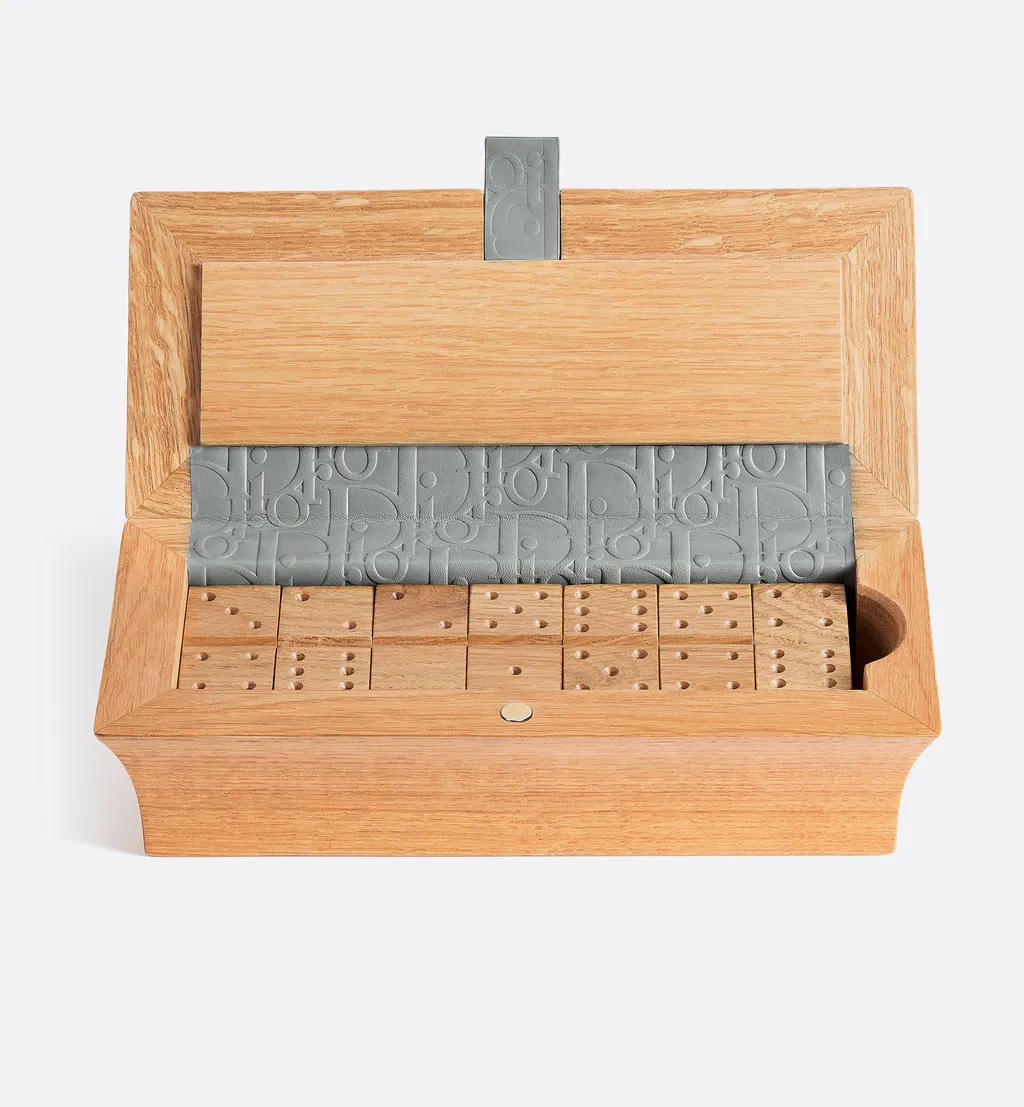 Dominoes