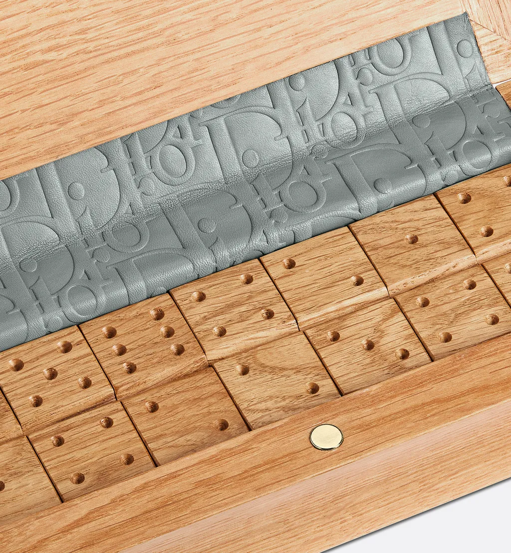 Dominoes