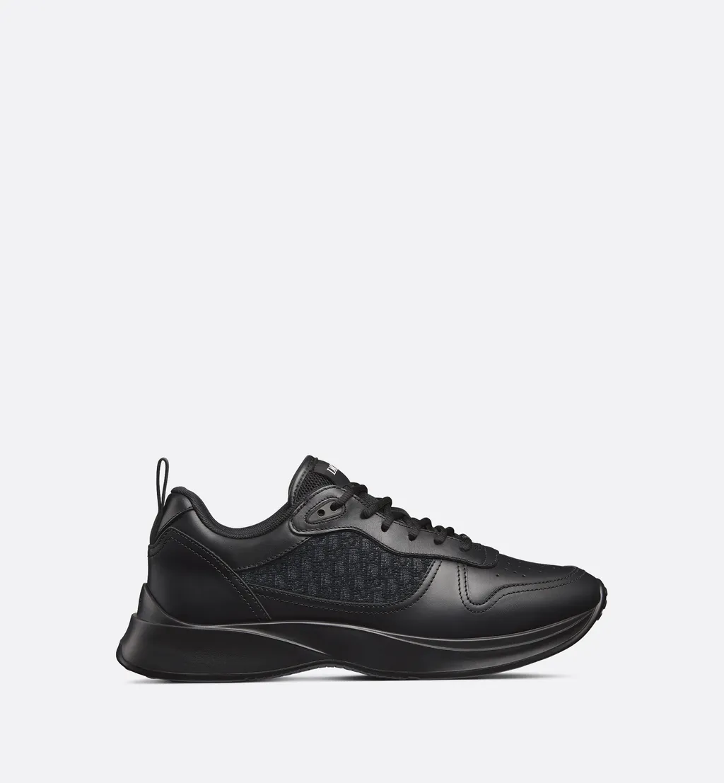 B25 Runner Sneaker