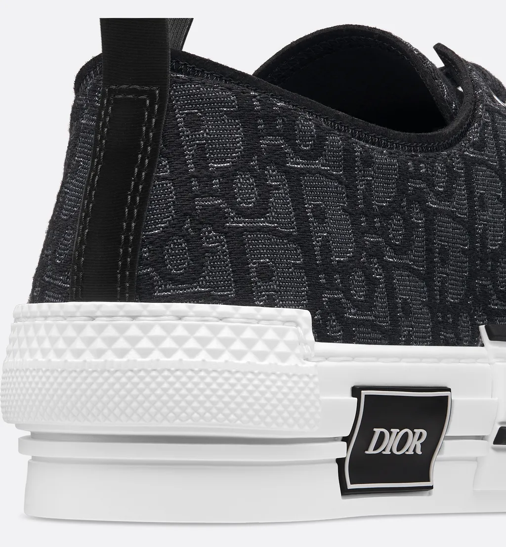 B23 League Low-Top Sneaker