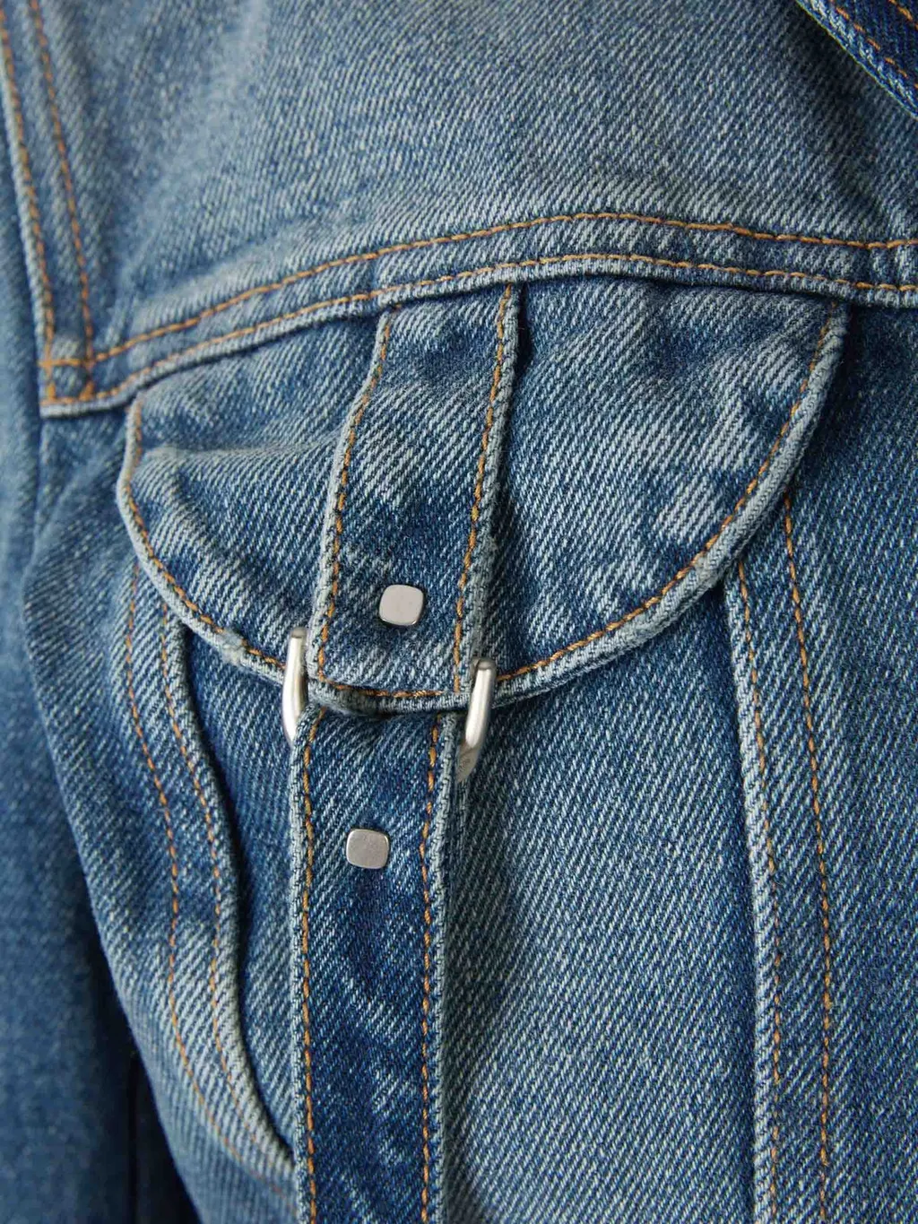 Off-White Buttoned Long-Sleeved Denim Jacket