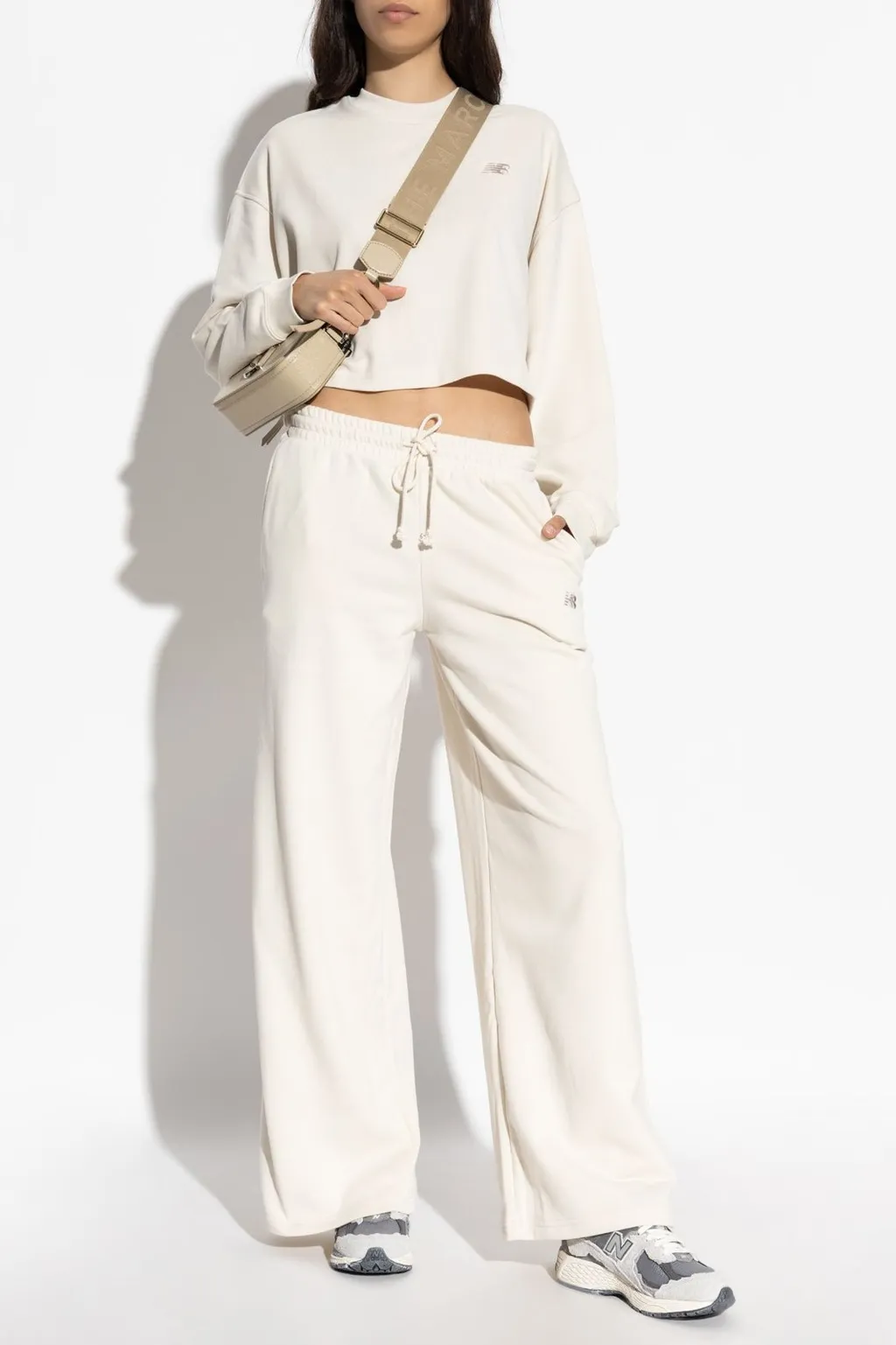 New Balance Logo Embroidered Cropped Sweatshirt
