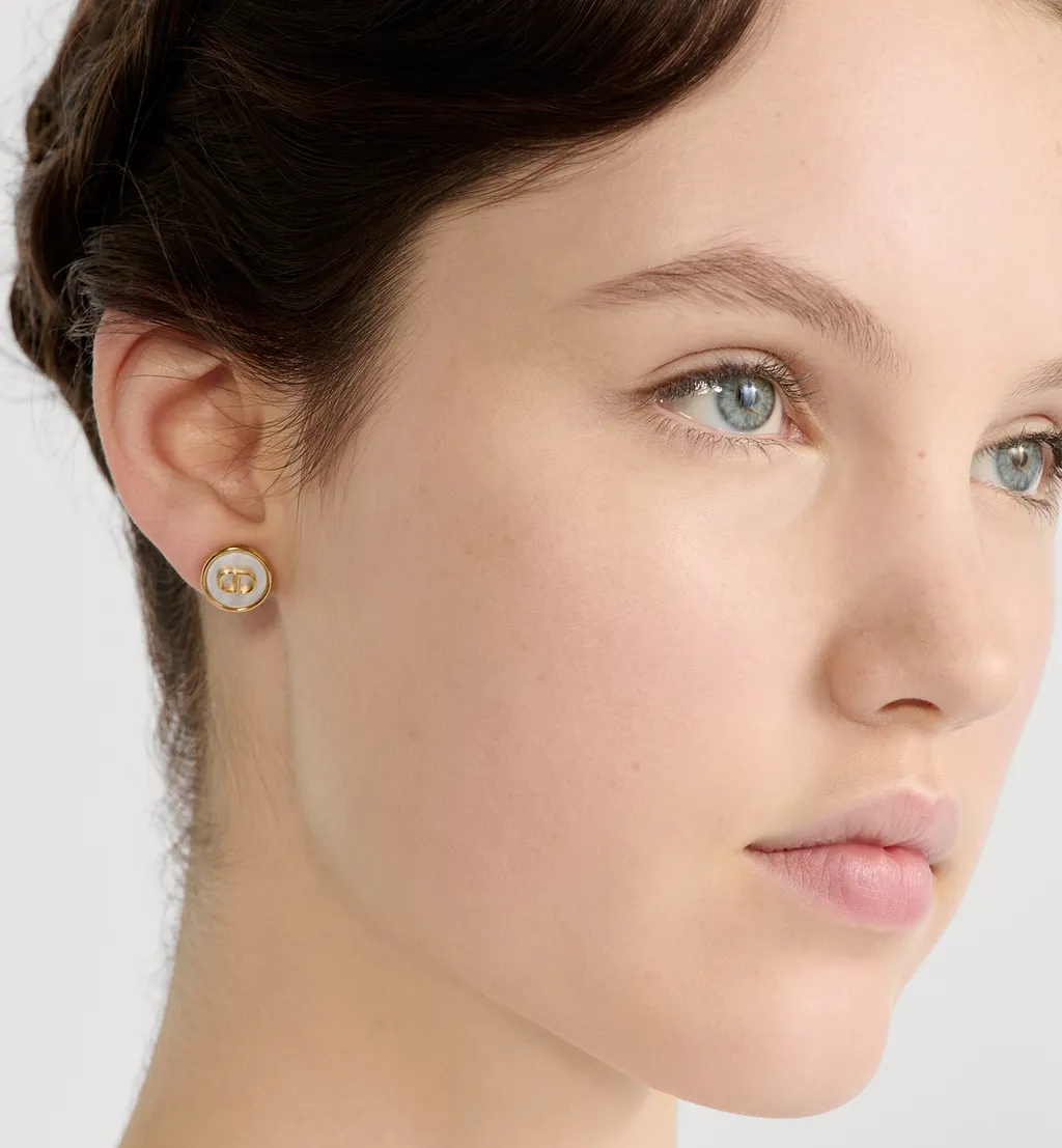 D-Luck Stud Earrings