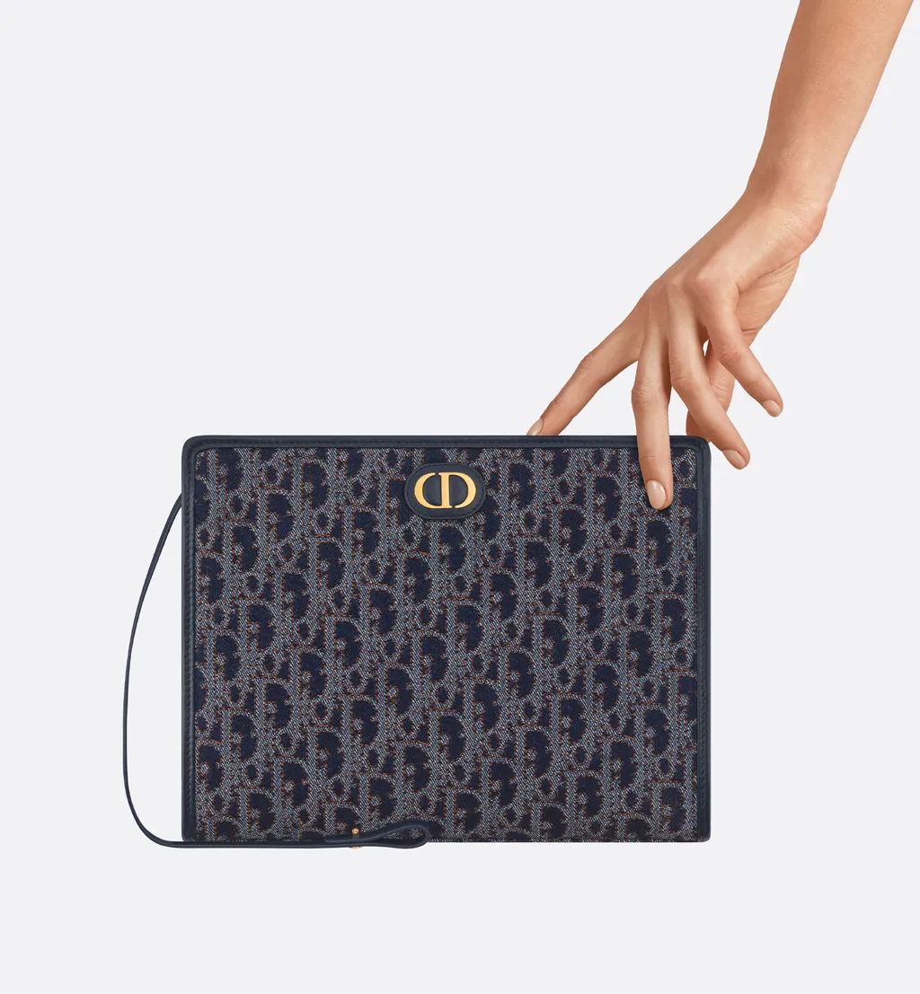 30 Montaigne Dea Pouch