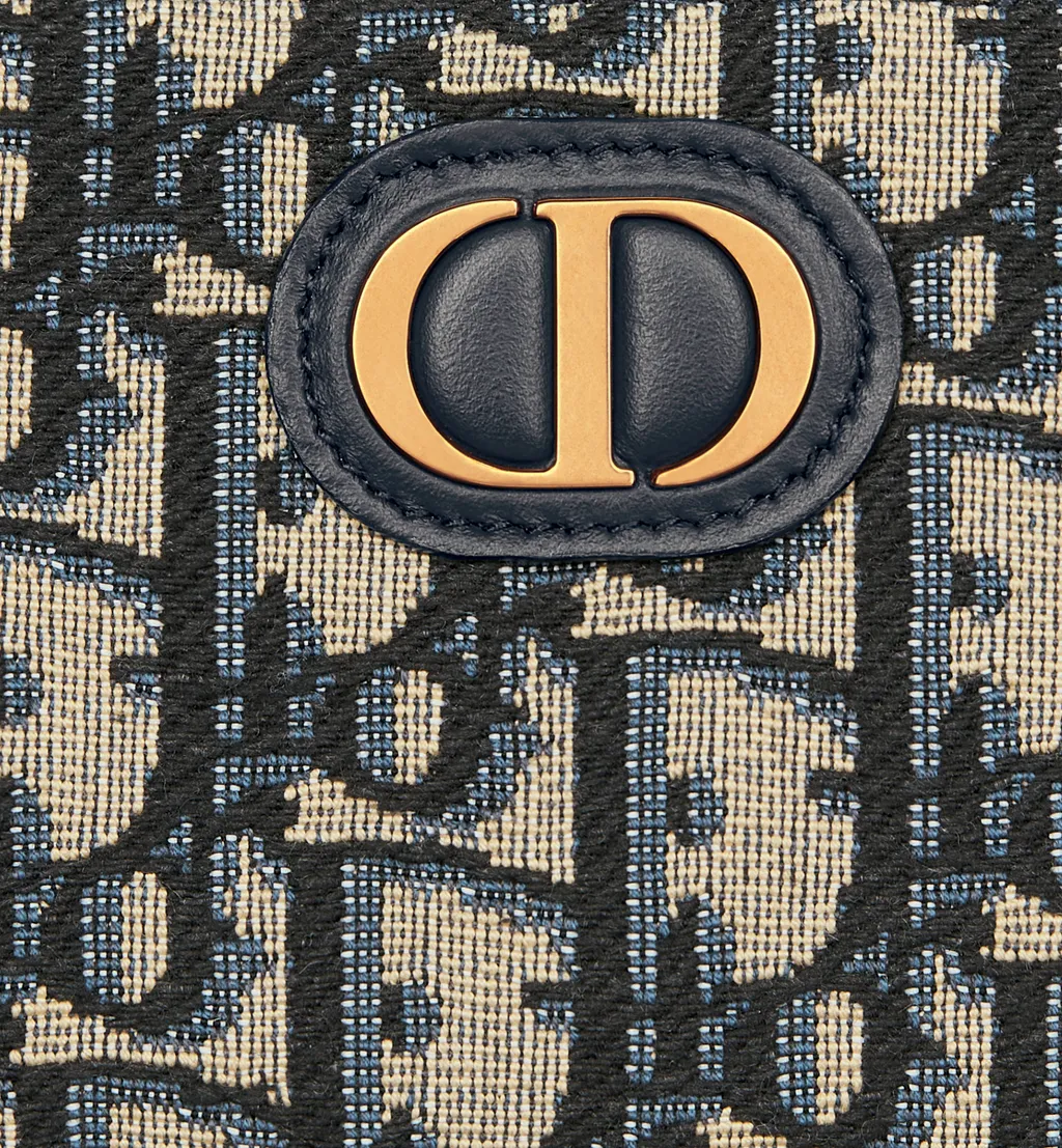 30 Montaigne Voyageur Slim Wallet