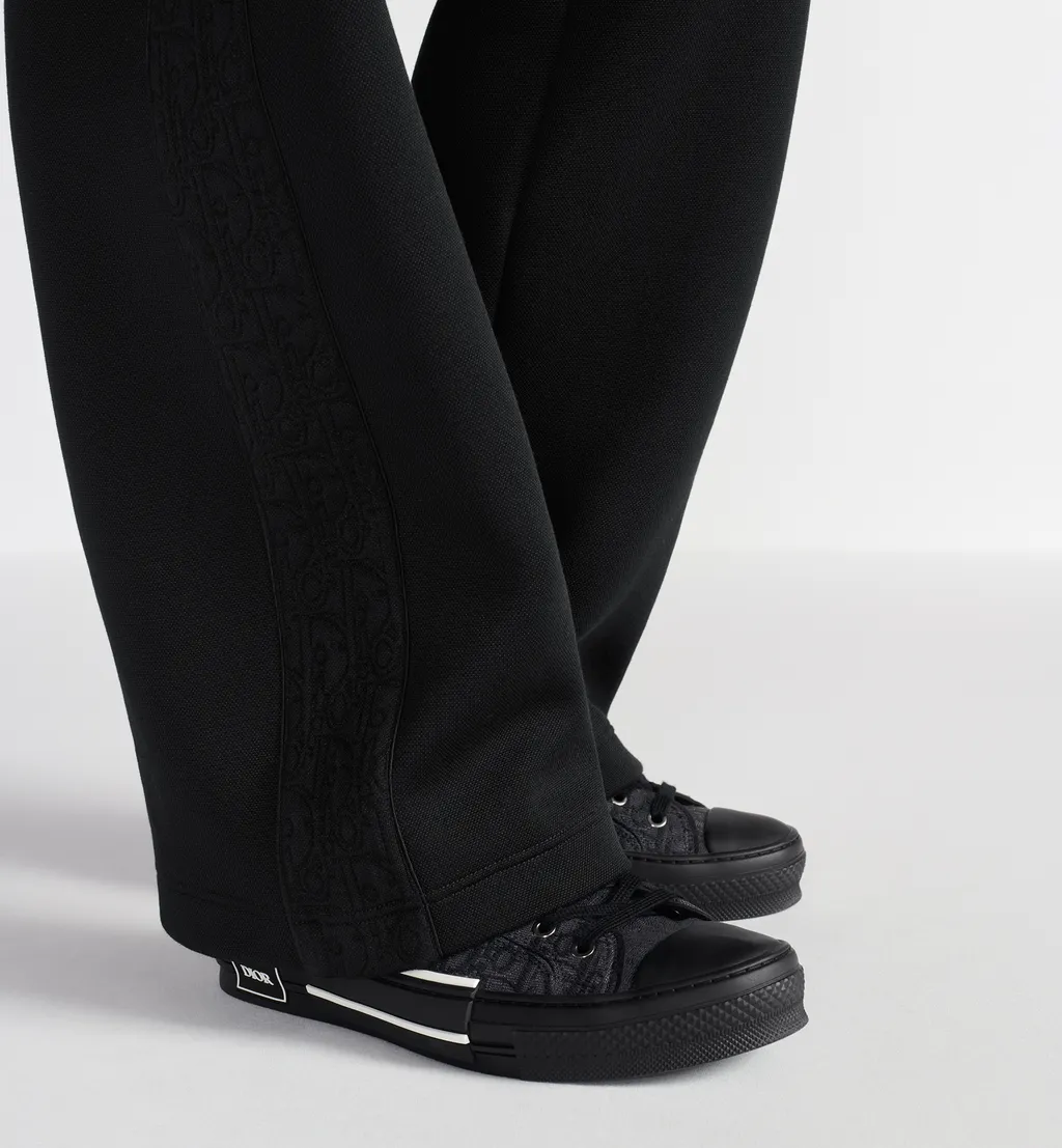 B23 League Low-Top Sneaker