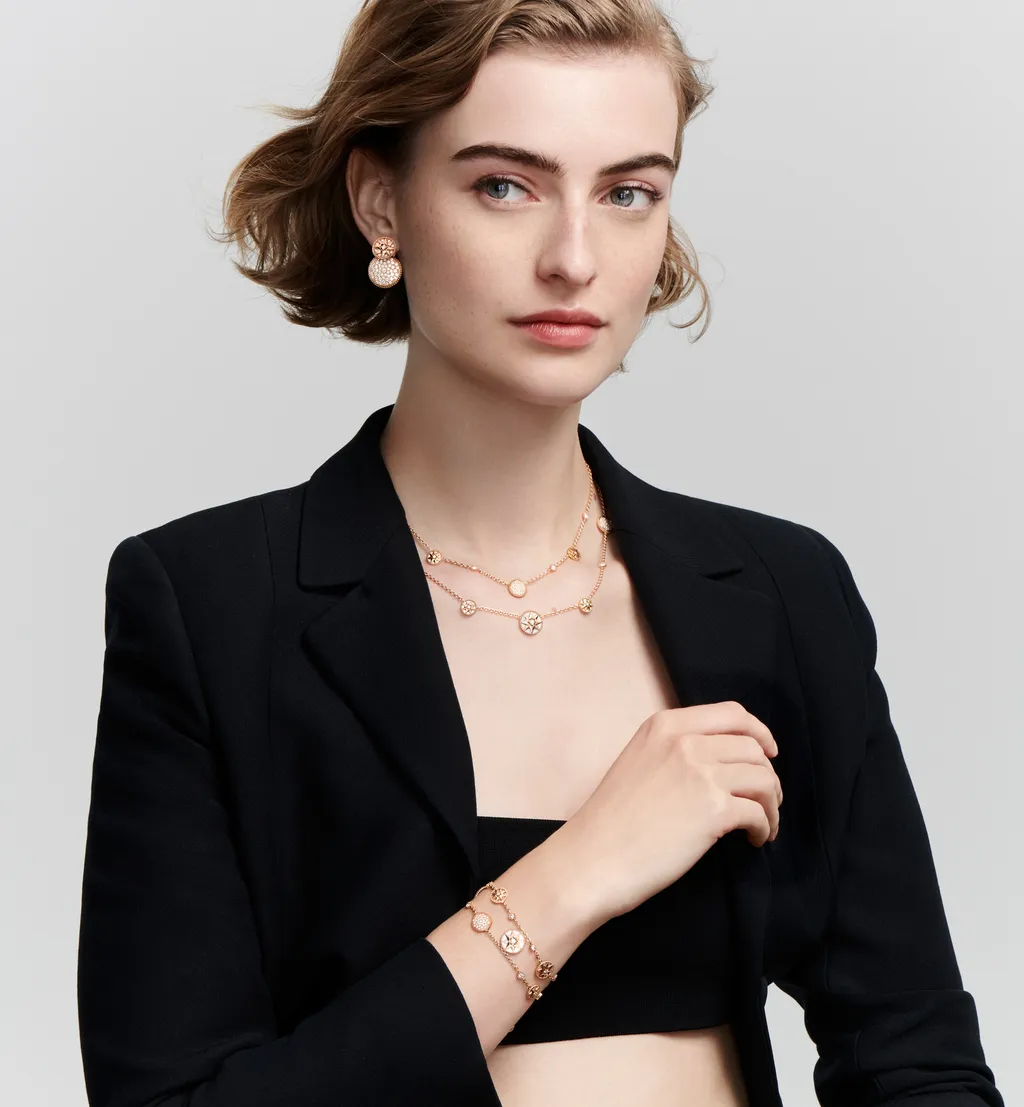 Rose Des Vents Necklace