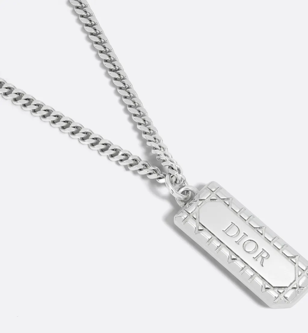 Cannage Plate Pendant Necklace