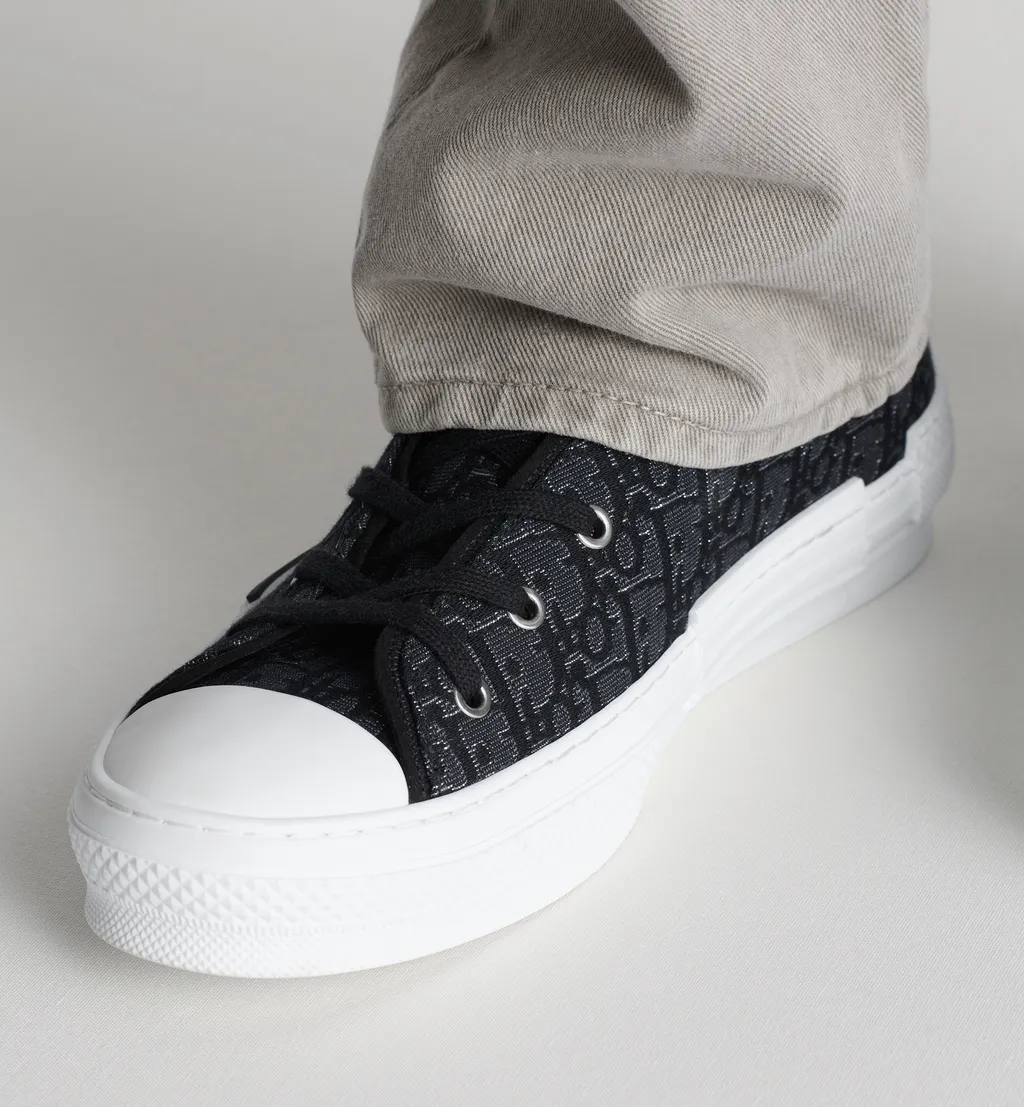 B23 League High-Top Sneaker