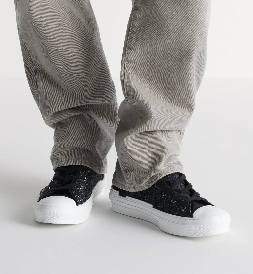 B23 League High-Top Sneaker