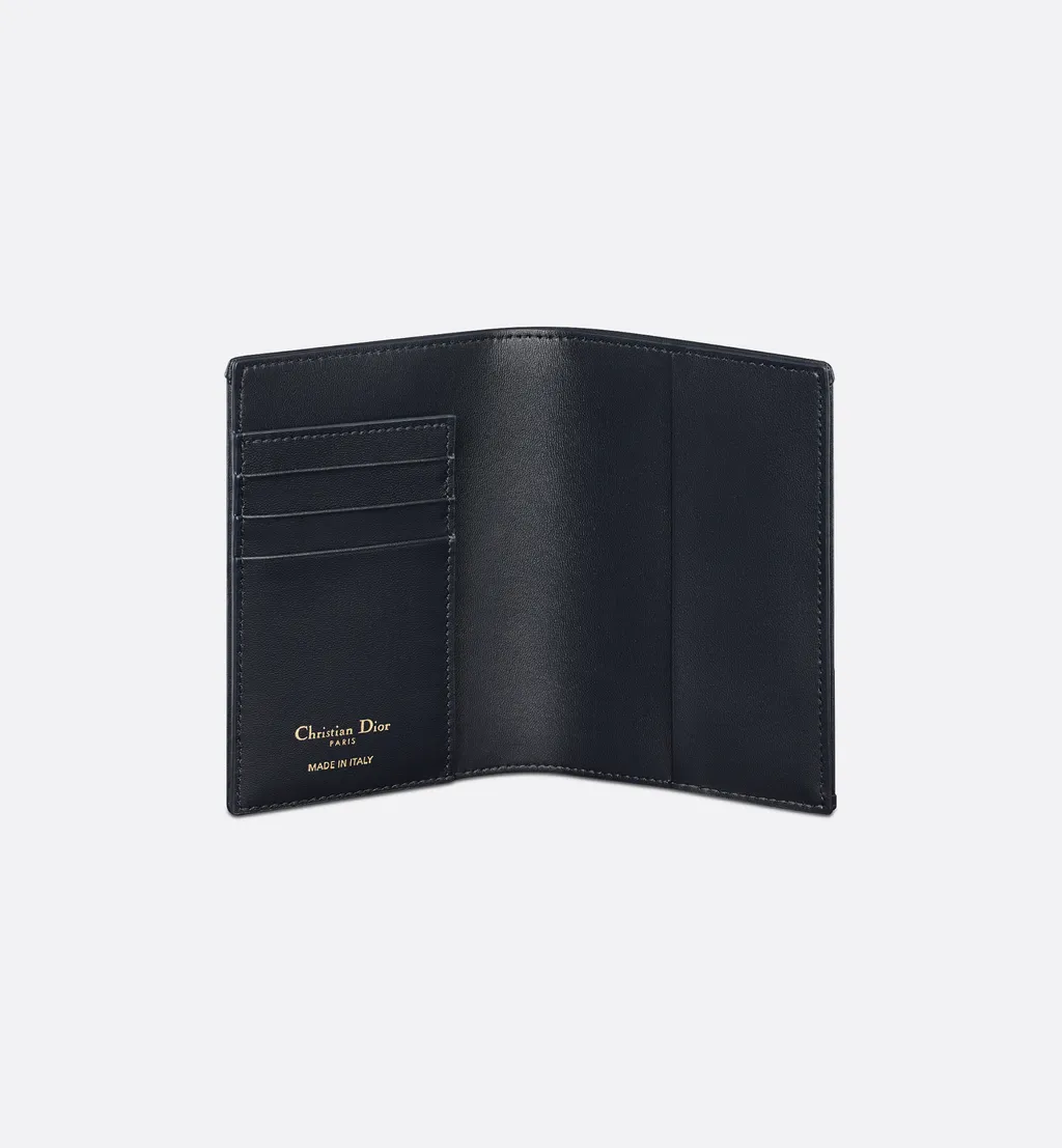 30 Montaigne Passport Holder