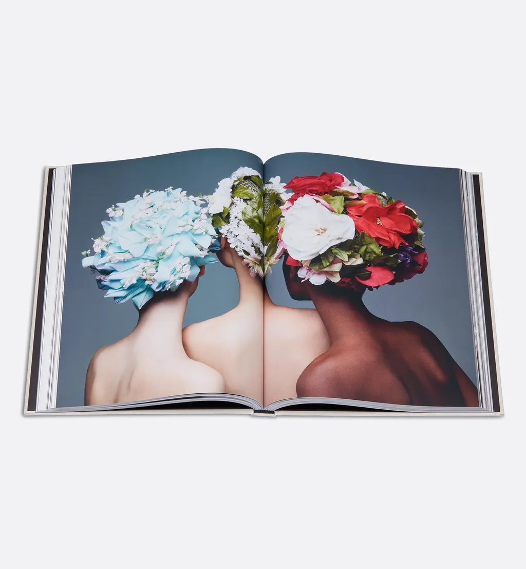 Book: Chapeaux Dior!