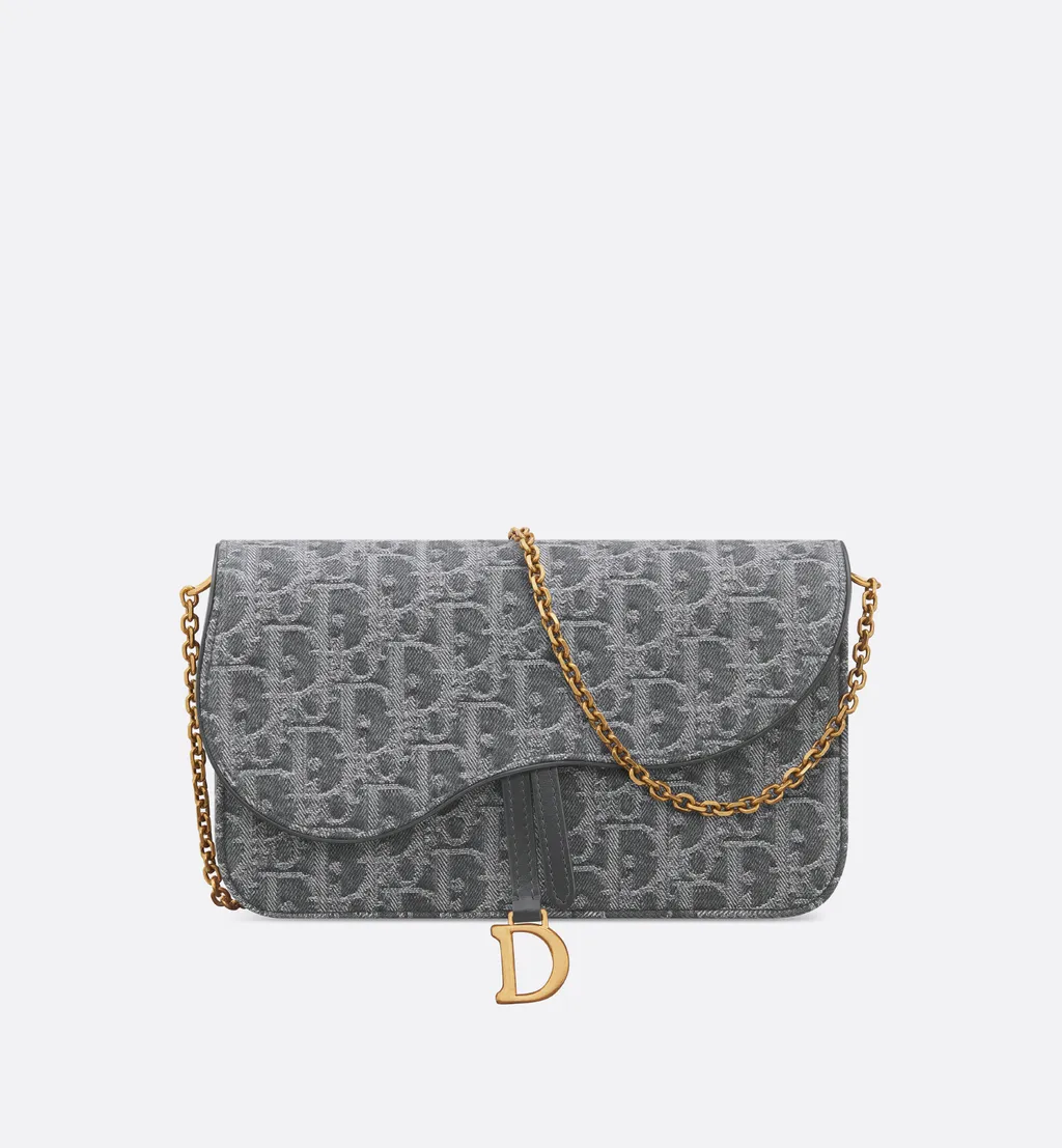 Medium Saddle Pouch With Chain