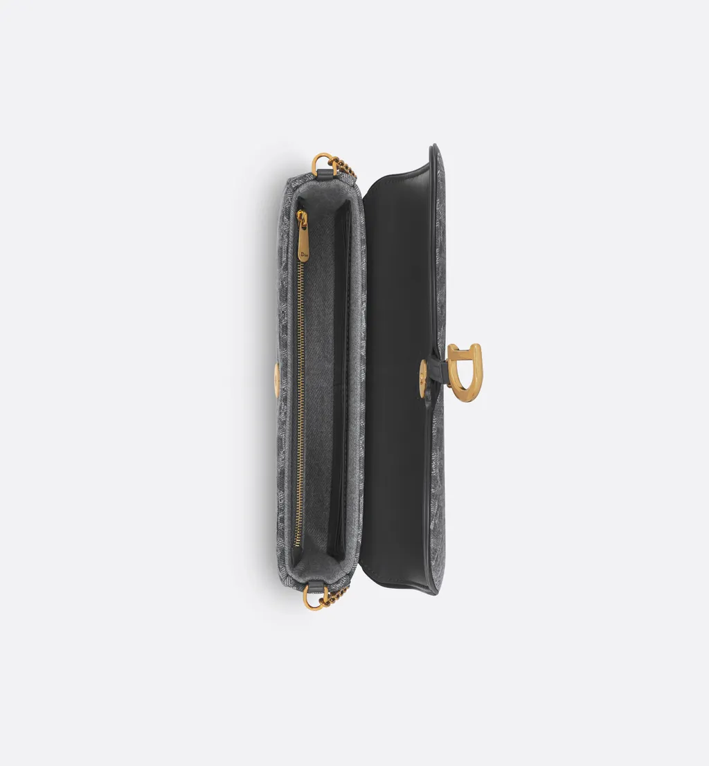 Medium Saddle Pouch With Chain