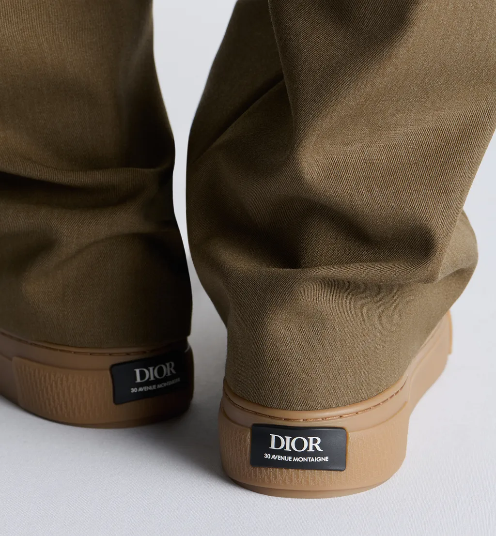 B33 Spin Sneaker