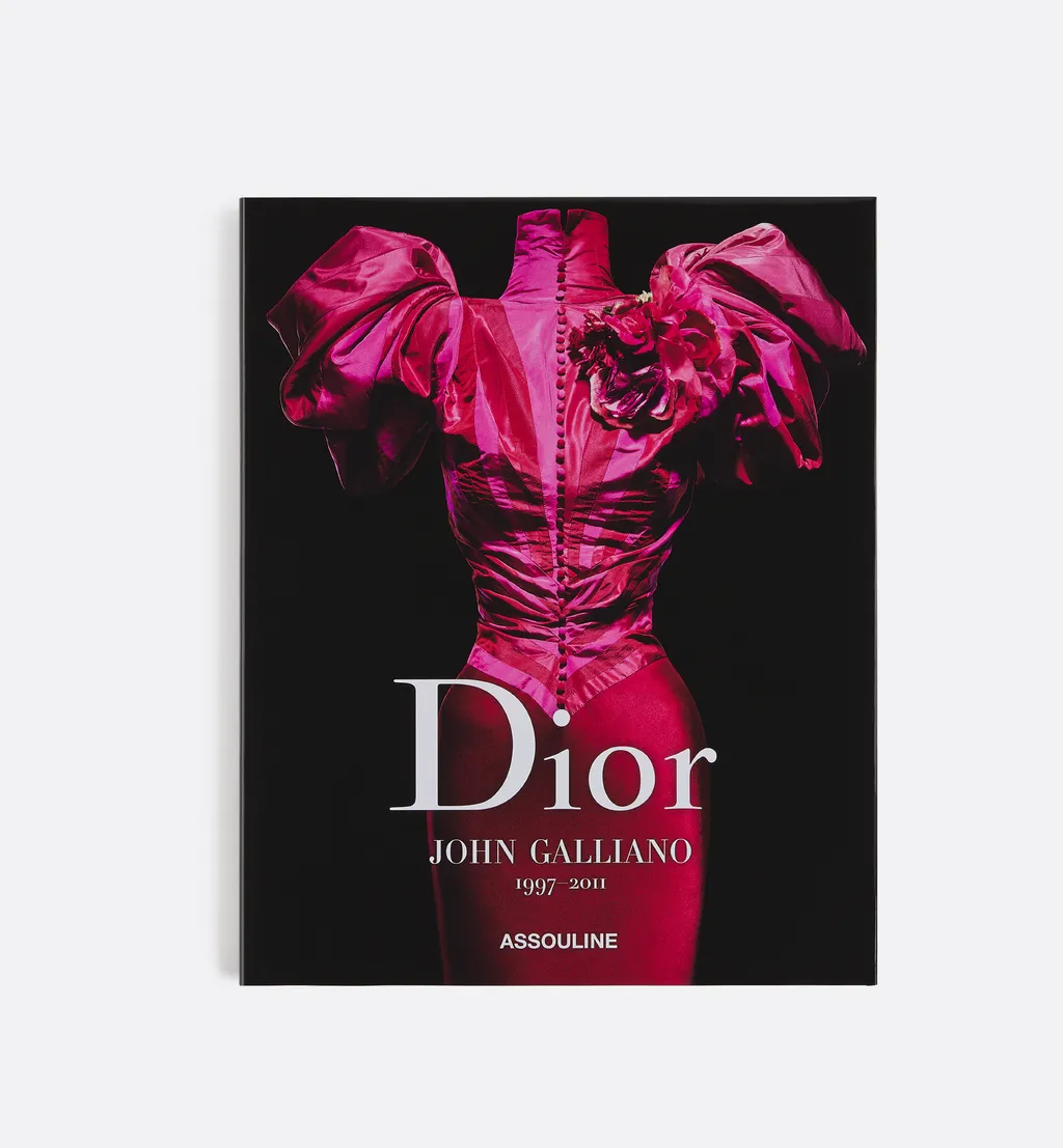 Book: Dior Par John Galliano