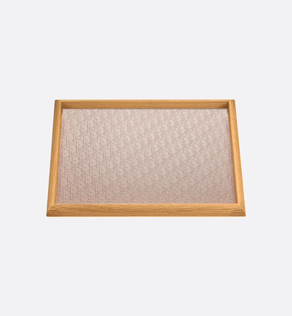 M Tray
