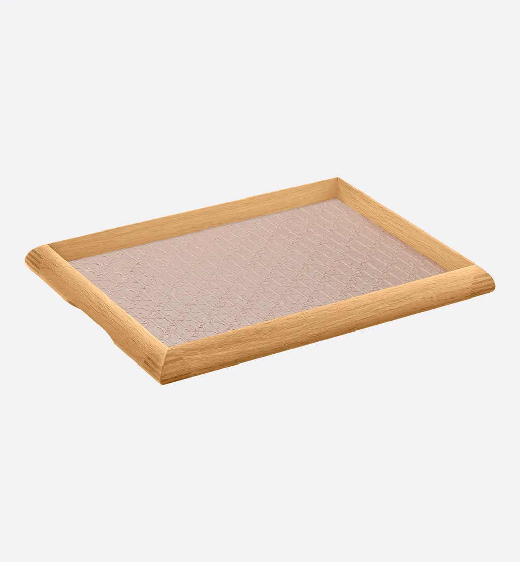 M Tray