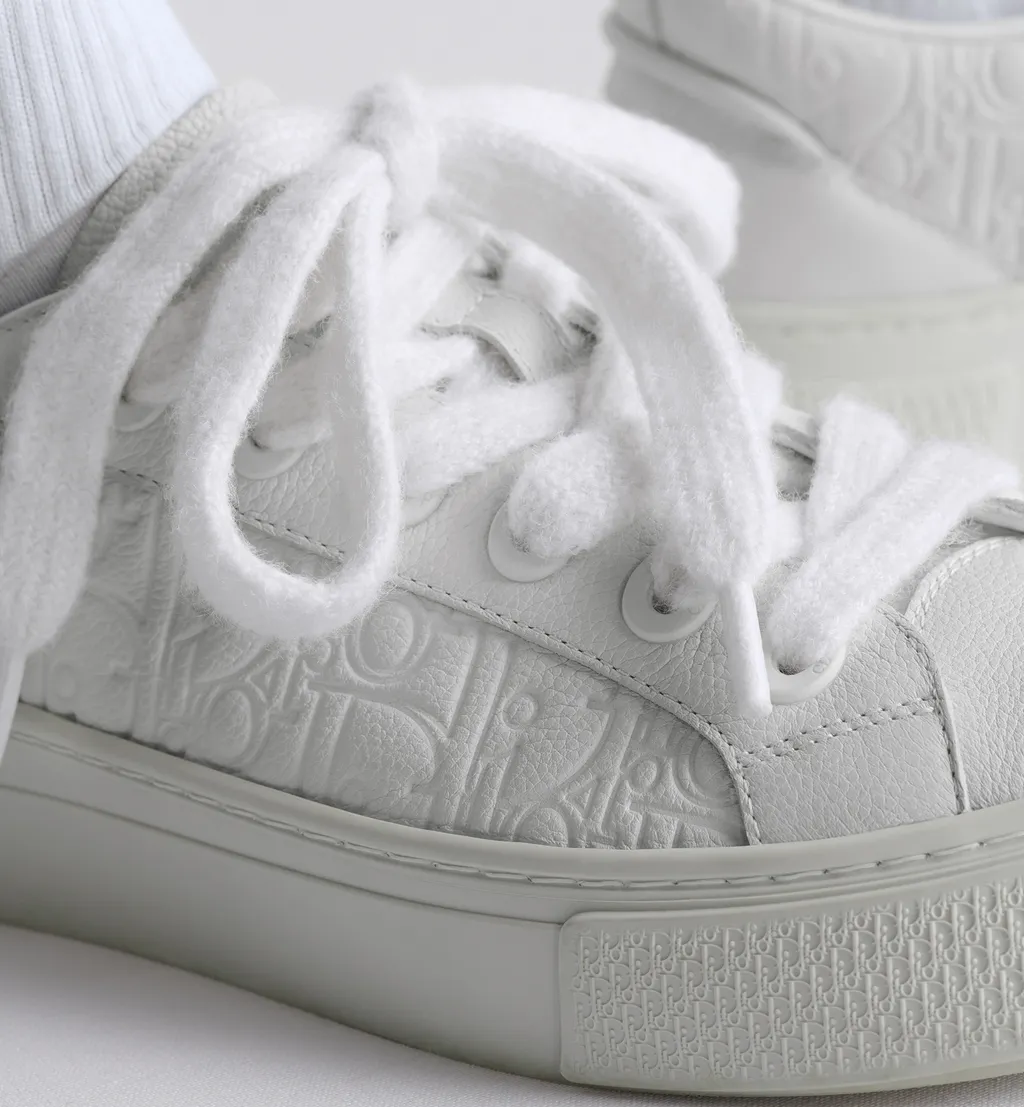 B33 Spin Sneaker