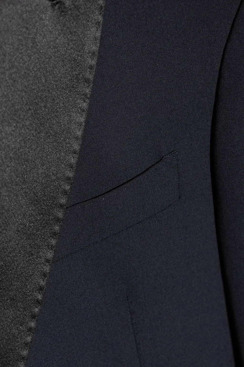 Emporio Armani Peak-Lapels Single-Breasted Suit