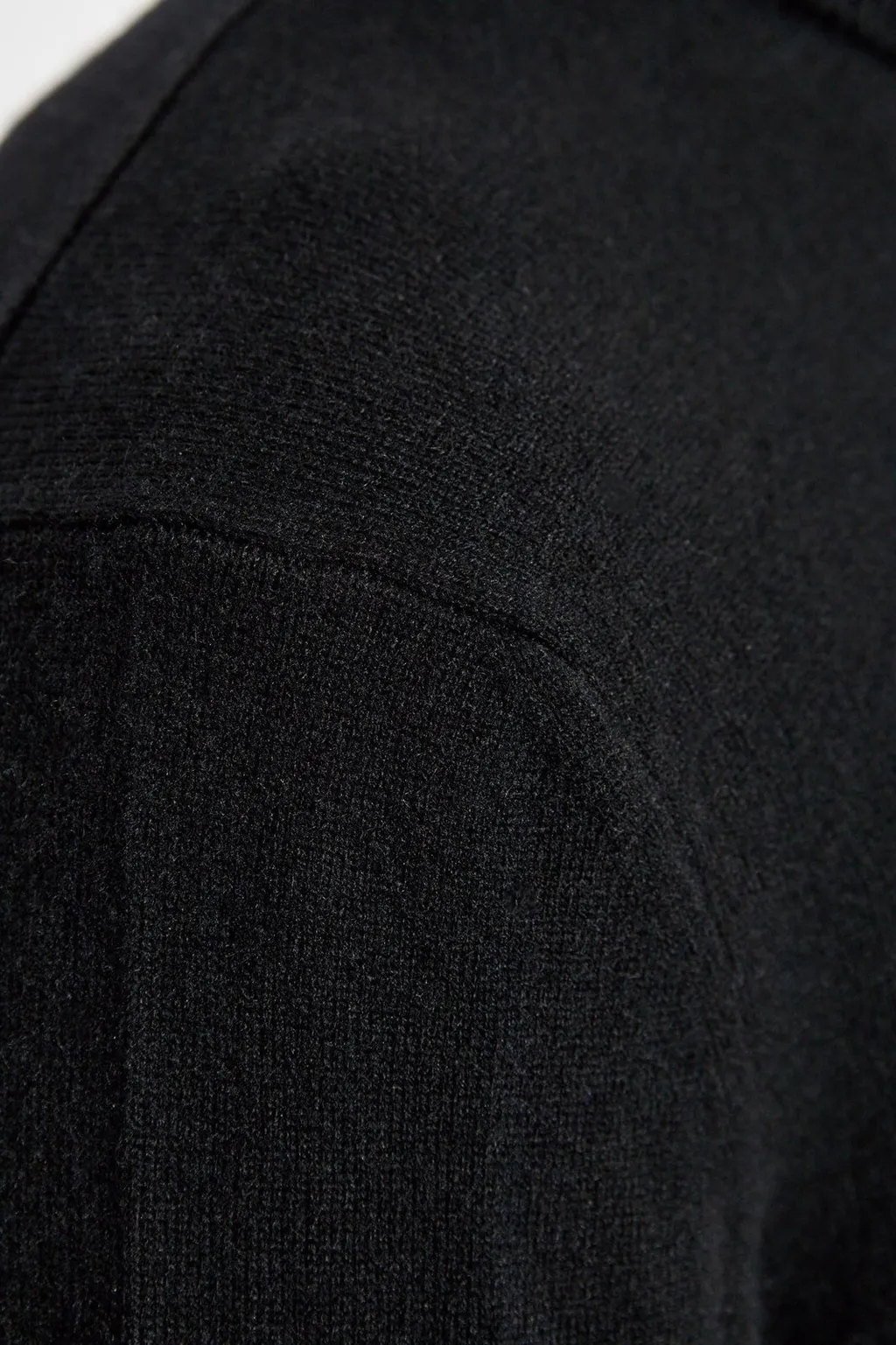 Eleventy Turtleneck Knit Top