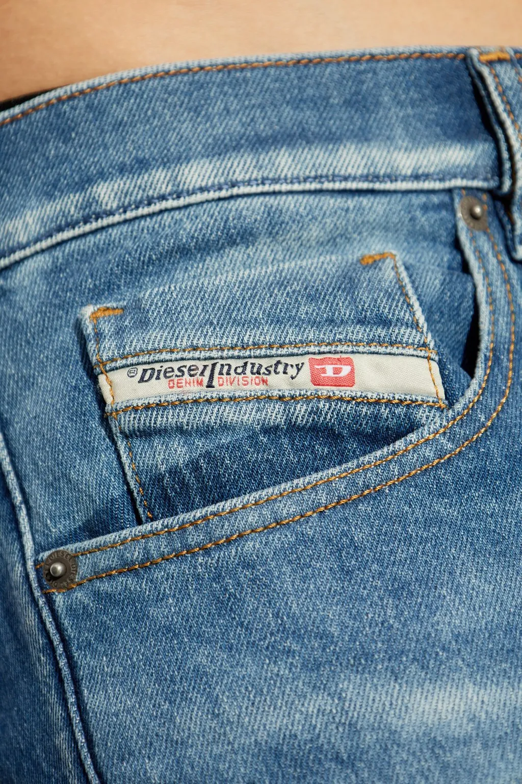 Diesel 2019 D-Strukt Slim Jeans