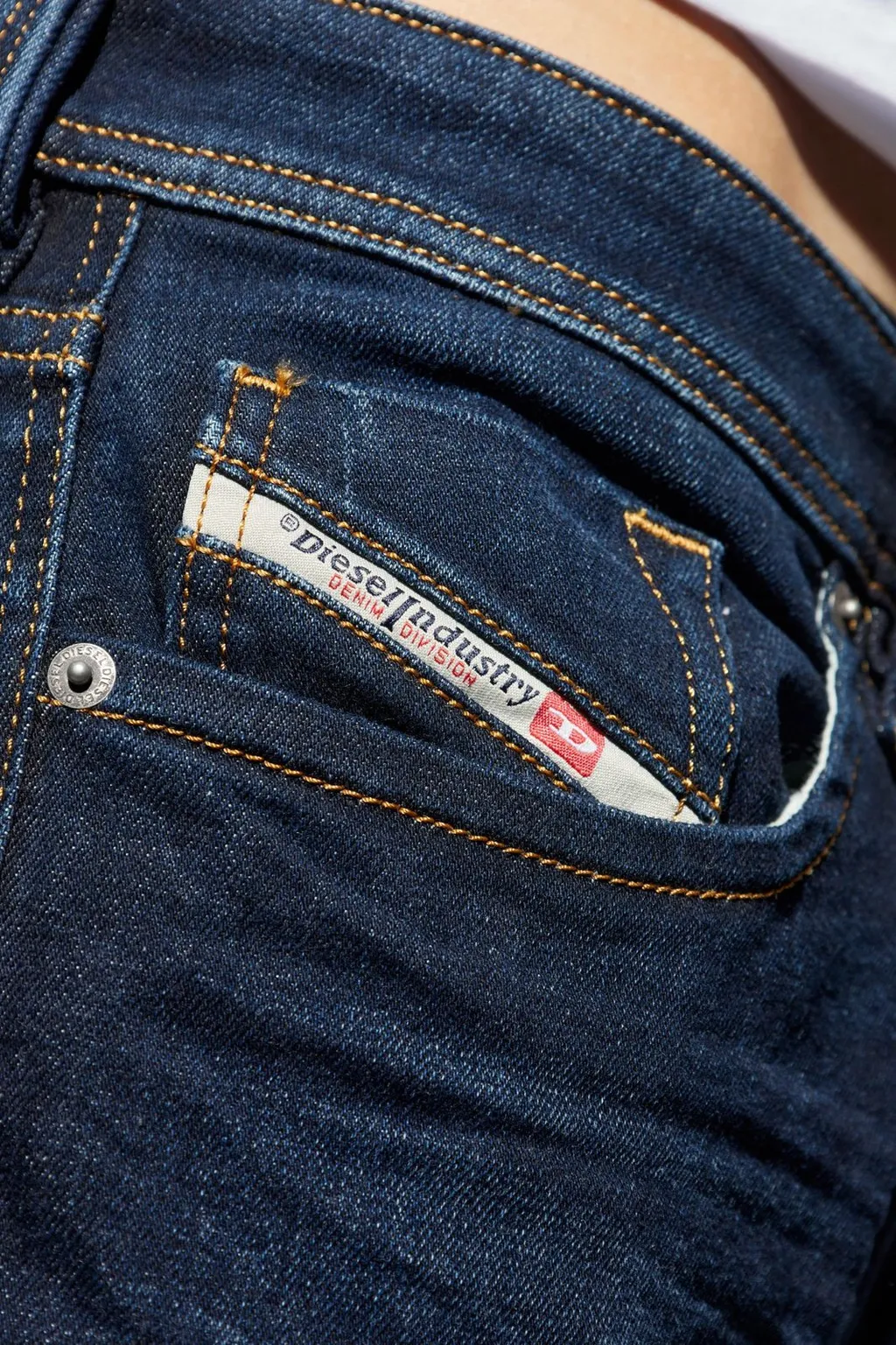 Diesel 1985 Larkee L30 Jeans