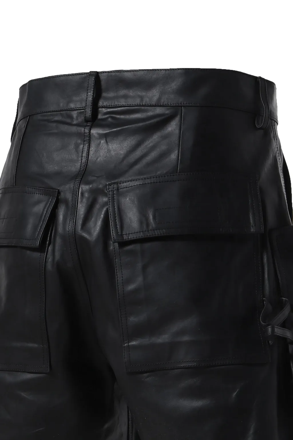 Stefan Cargo Shorts / Black