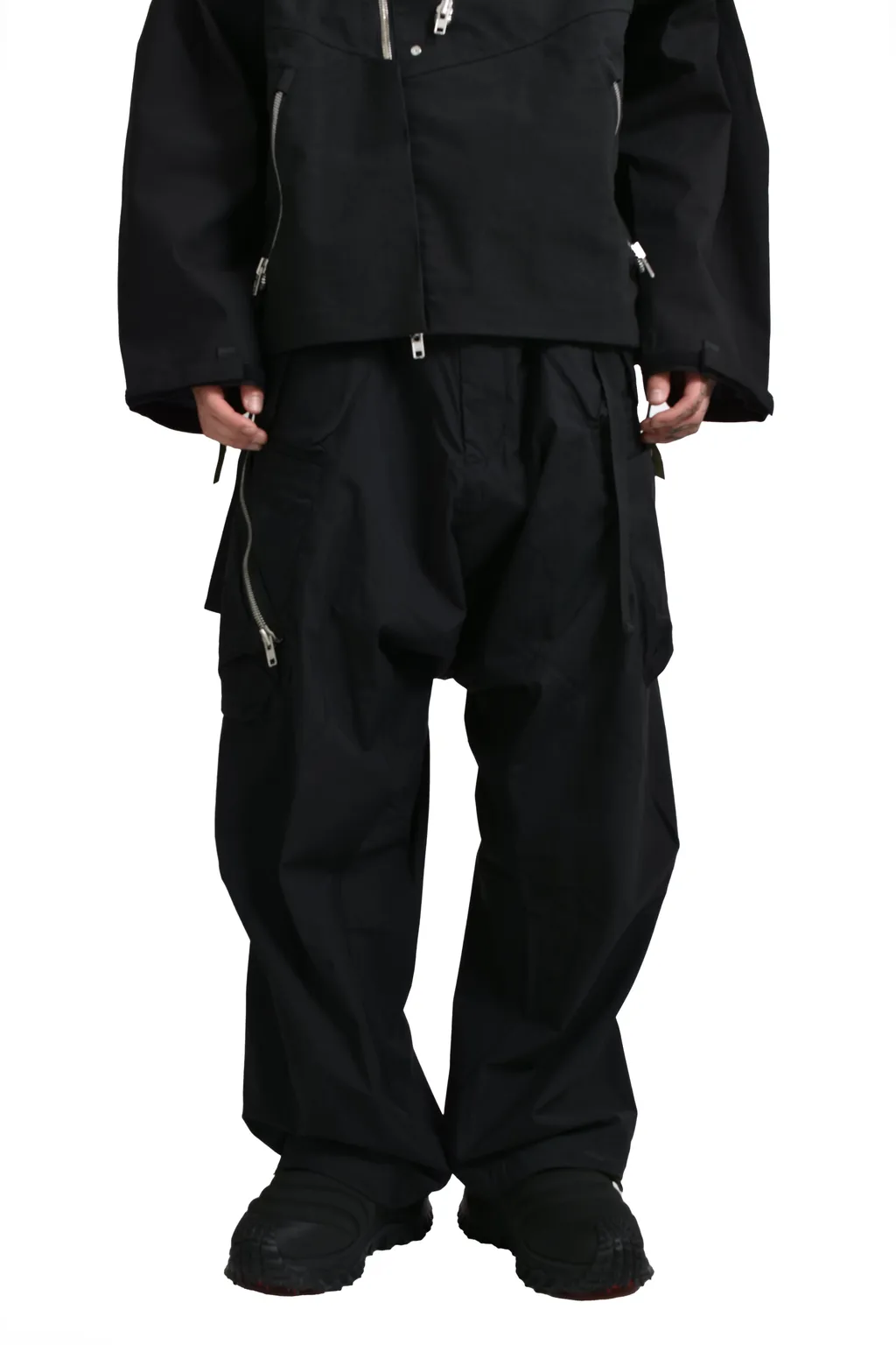 Encapsulated Nylon Ultrawide Drawcord Cargo Trouser Gen. 1 / Blk