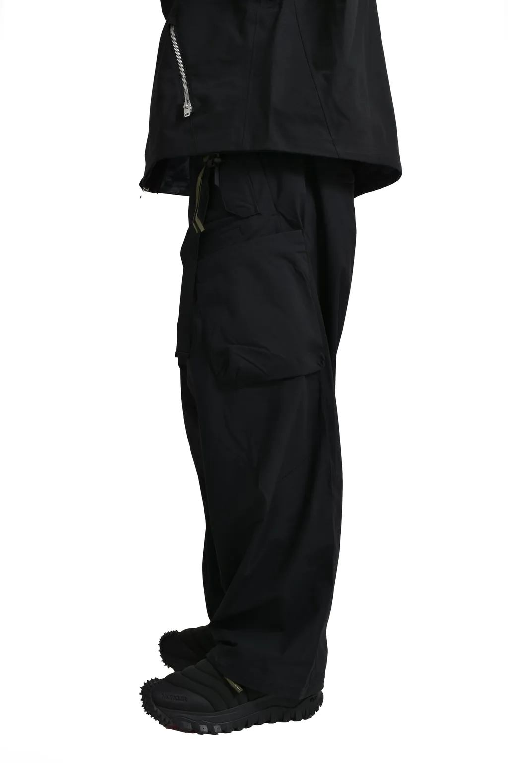 Encapsulated Nylon Ultrawide Drawcord Cargo Trouser Gen. 1 / Blk