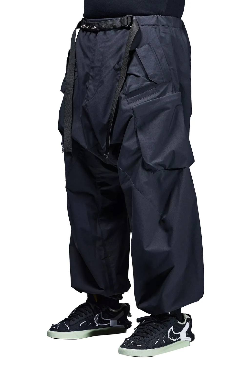 Encapsulated Nylon Ultrawide Drawcord Cargo Trouser Gen. 1 / Blk