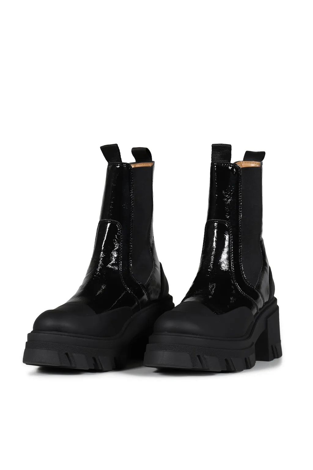Cleated Heeled Mid Chelsea Boot Naplack / Blk
