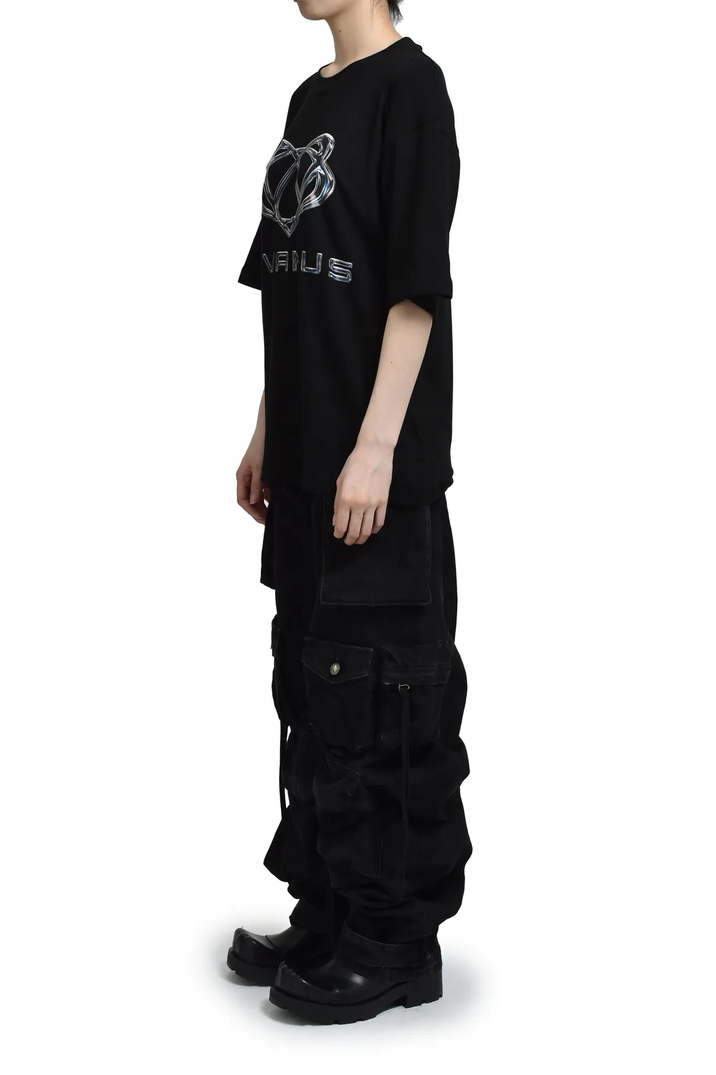 Vivamus Logo Crewneck T-Shirt / Blk