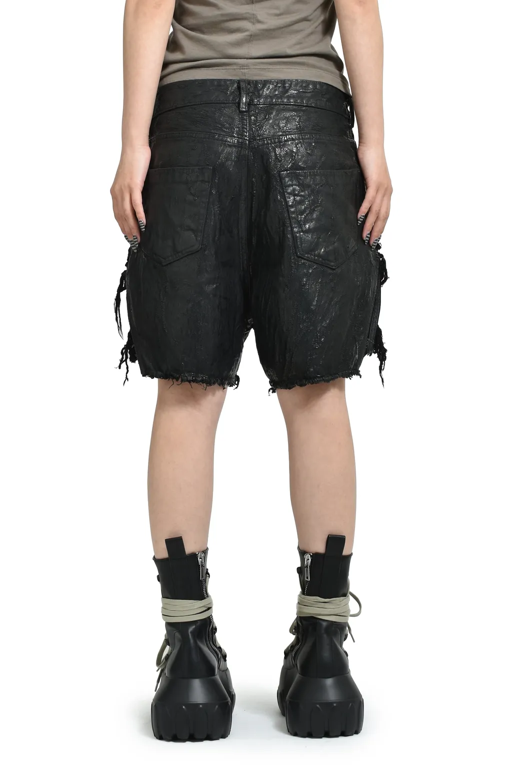 Cut Offs / Black