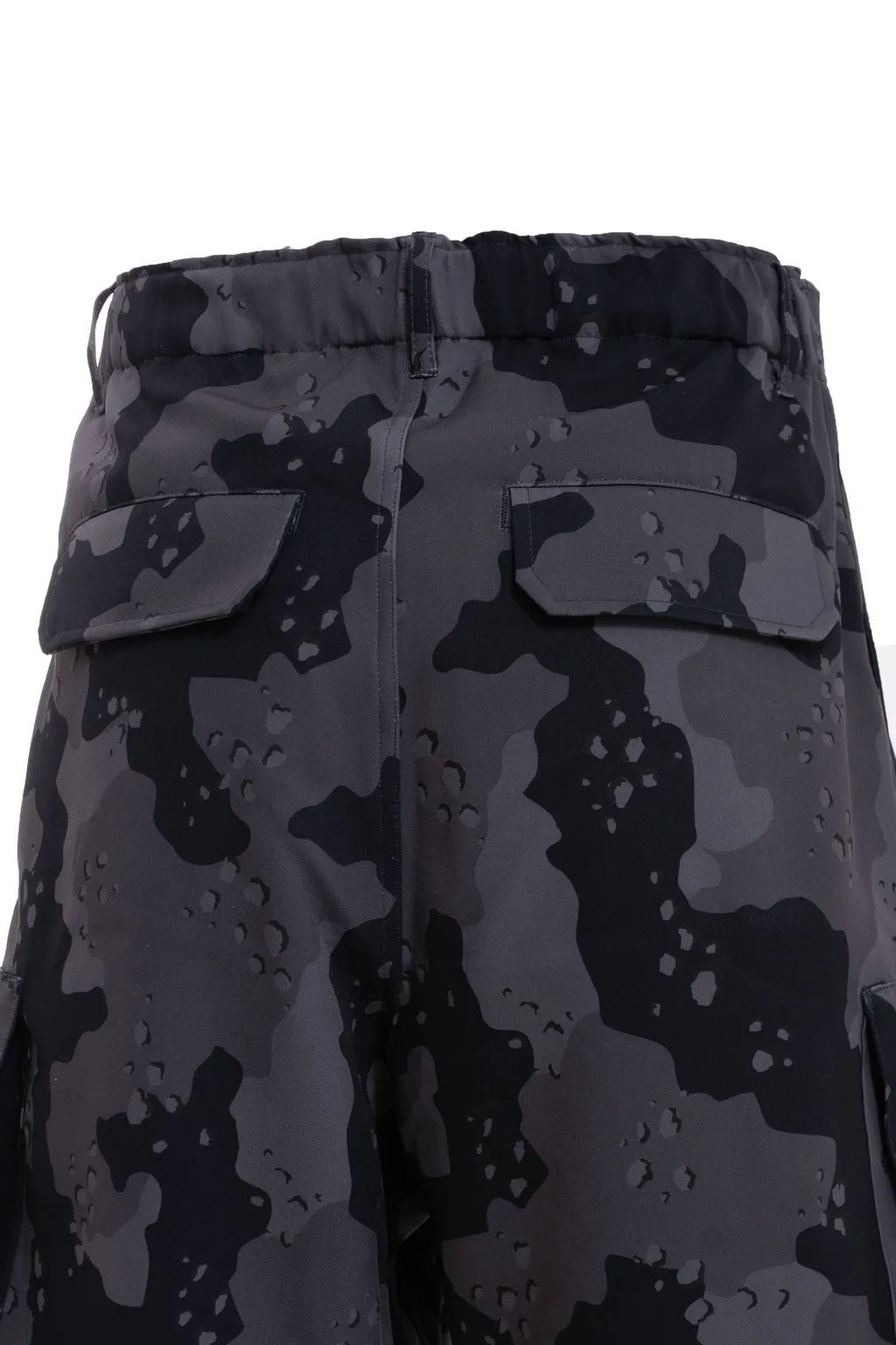 Camo Cargo Shorts / Black Camo