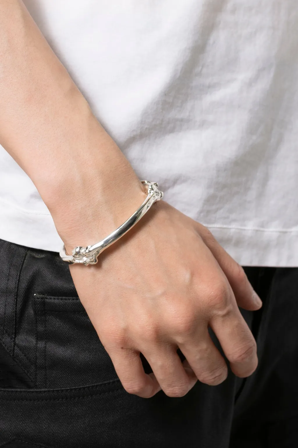 Bone Shaped Clip Caff.-M- / Sil