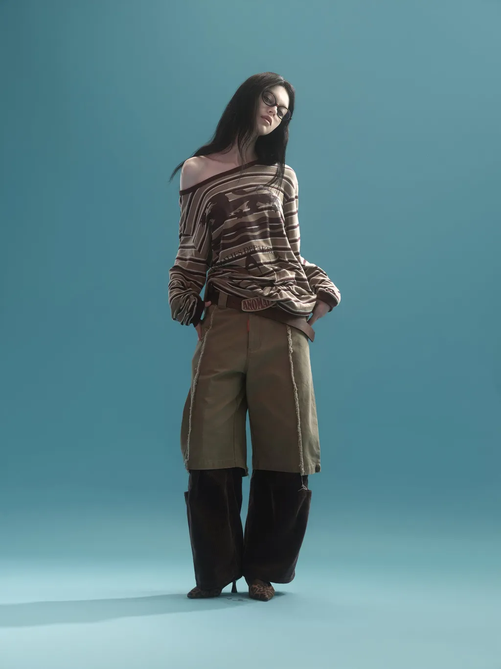 Slanted Shoulder Striped Long Sleeve T-Shirt / Kha