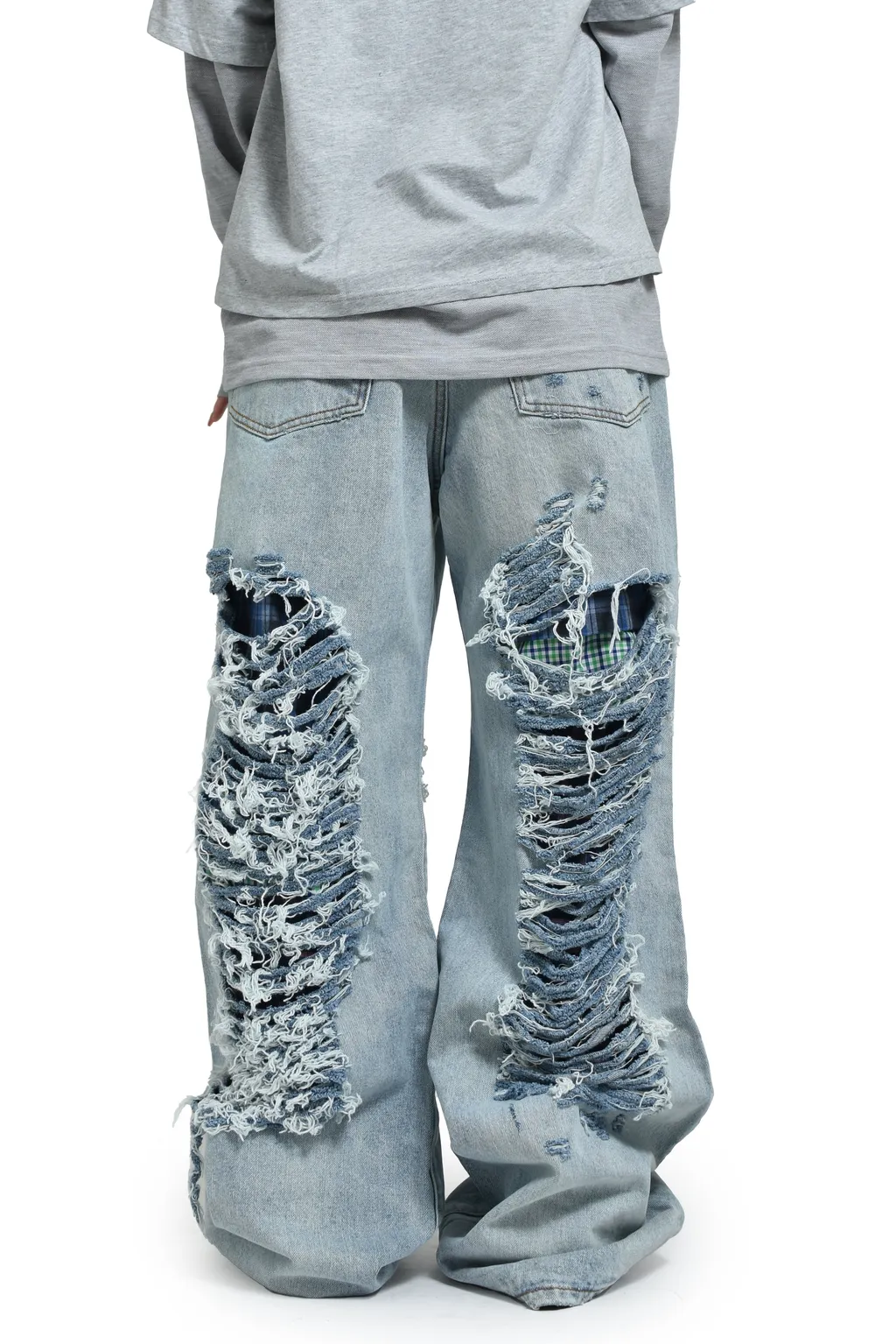 Distressed Jeans / Denim
