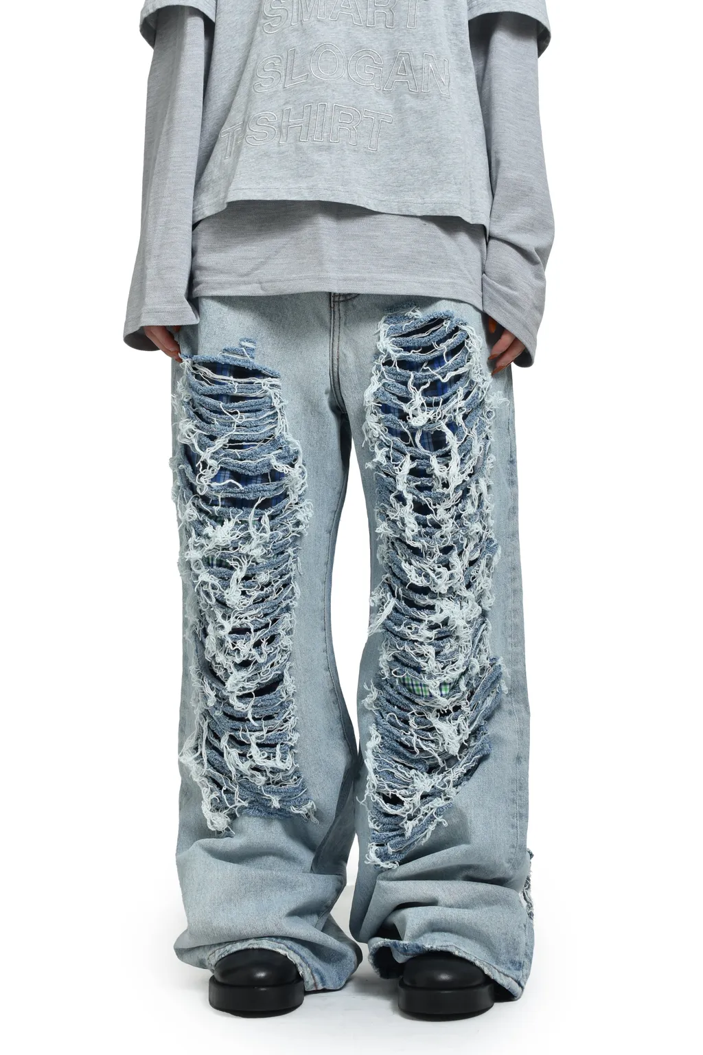 Distressed Jeans / Denim