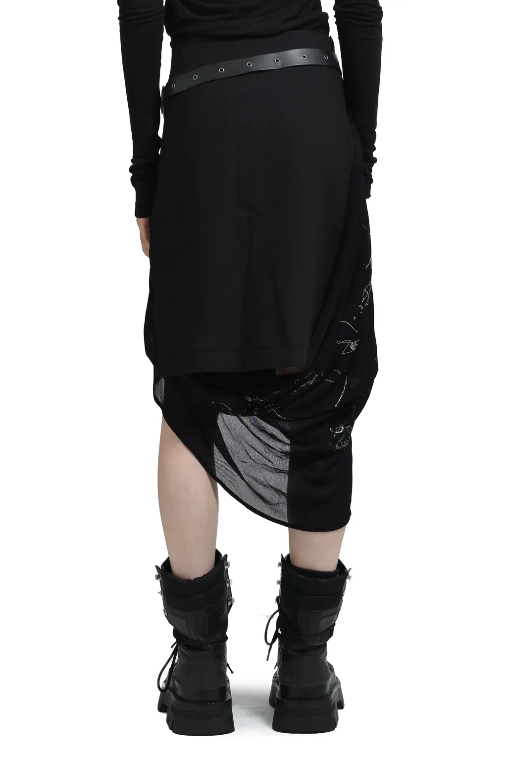 Graphic Wrap Skirt W/ Garter Belt / Blk