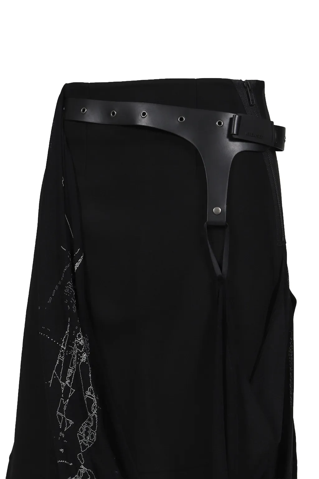 Graphic Wrap Skirt W/ Garter Belt / Blk