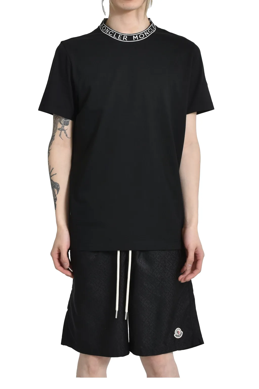 Neck Logo Ss T-Shirt / Blk