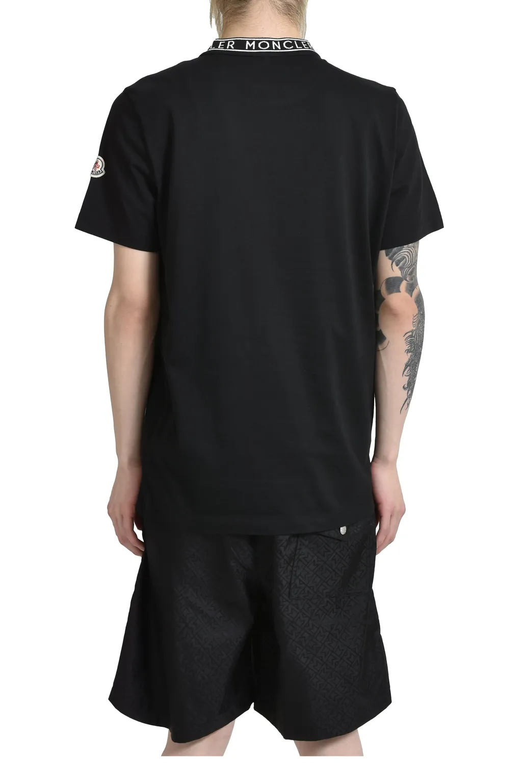 Neck Logo Ss T-Shirt / Blk