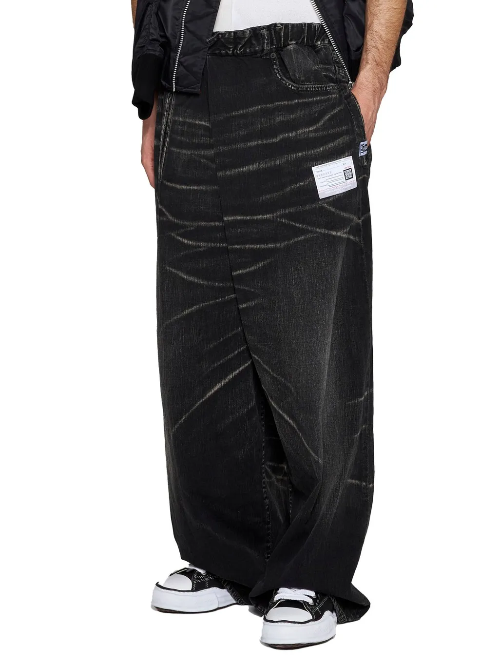 Maison Mihara Yasuhiro Logo-Patch Off-Centre Whiskered Jeans
