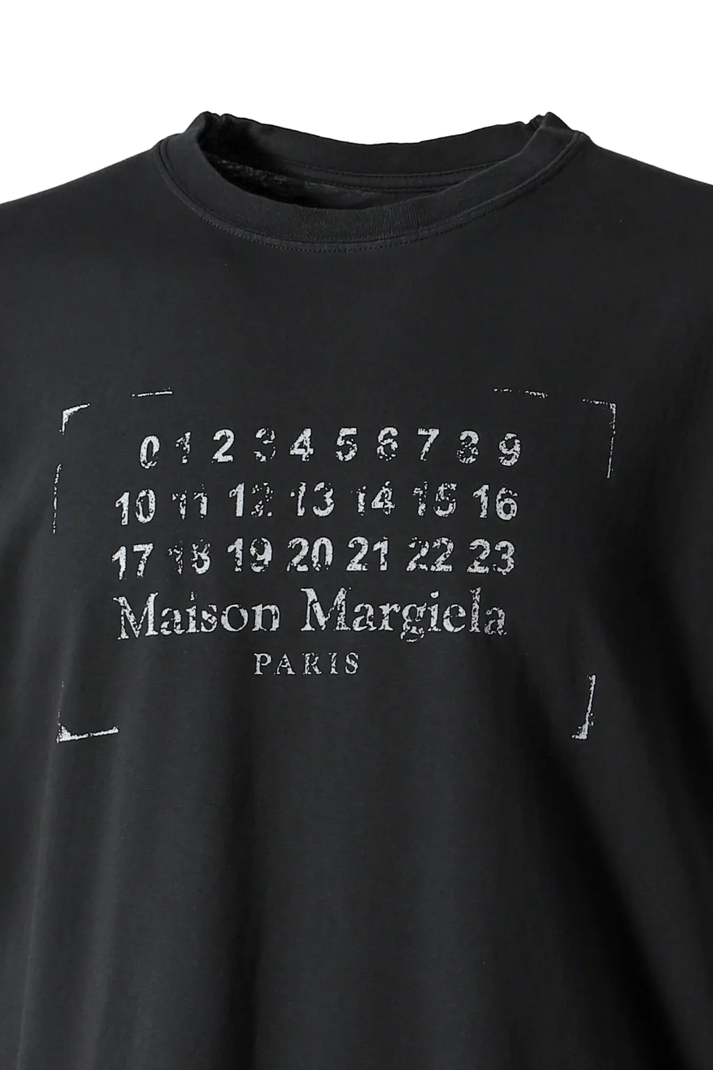T-Shirt / Washed Black