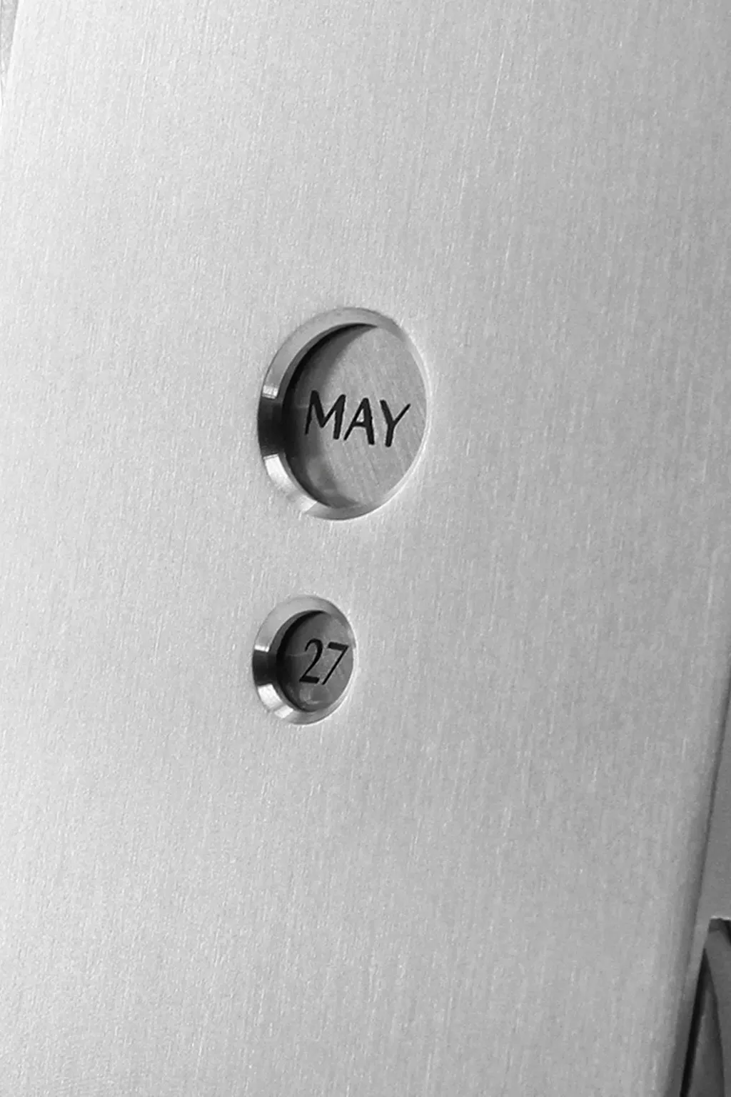 Hole Calendar / Sil