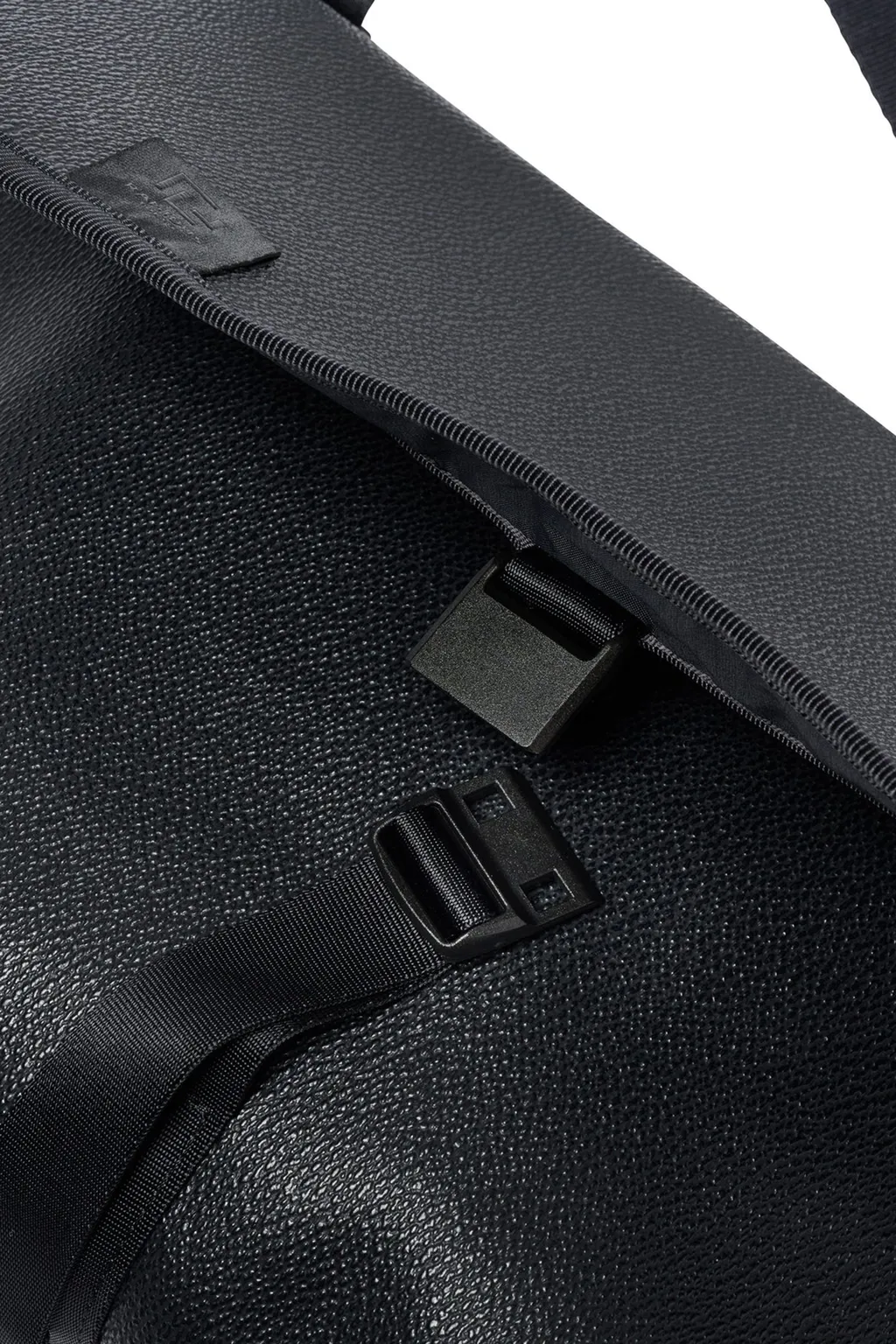 Flap Shoulder Bag / Black