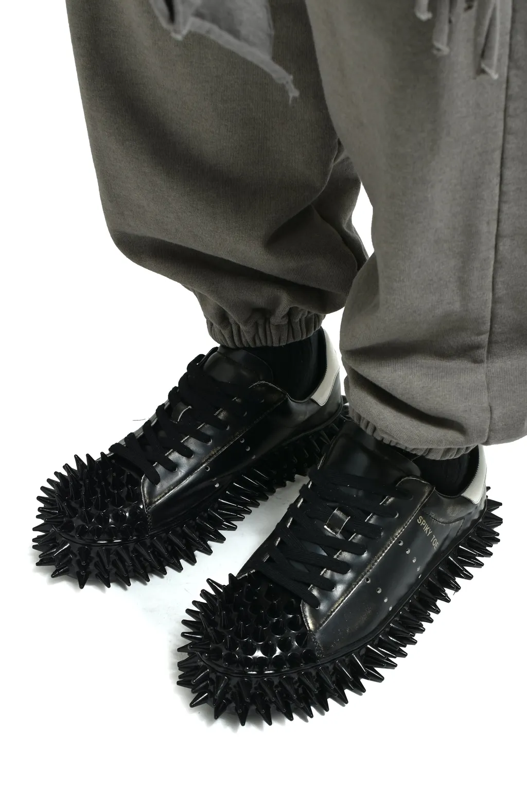 Spiky Leather Sneaker / Black
