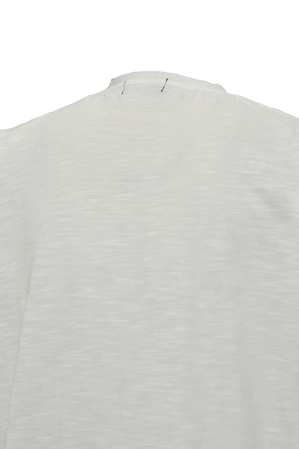 Necklace V Neck Tee / Wht