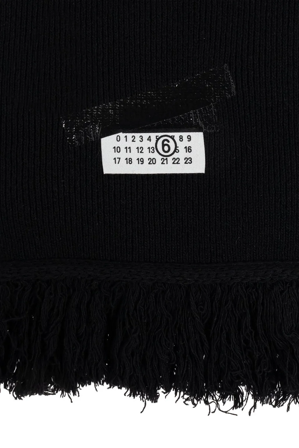 Mm6 Maison Margiela Logo Patch Fringed Edge Scarf